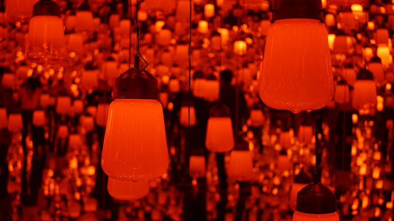 Picture of suspended lanterns at the teamLab Borderless Digital Art Museum, one of the most famous places to visit in Tokyo